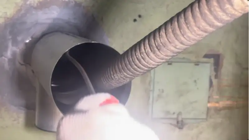 Metal flue pipe connector joints and cleaning