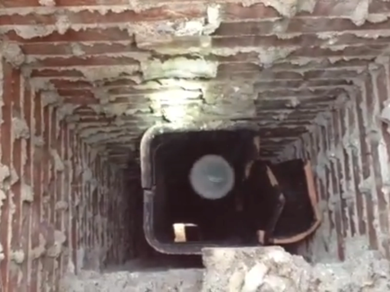 Video scanner screen checking for flue tile cracks